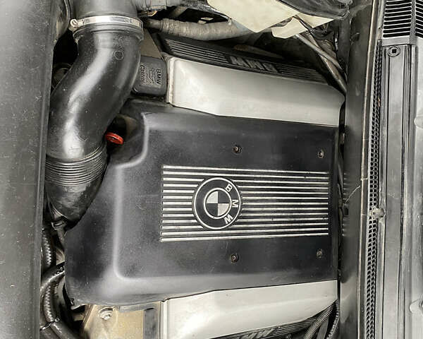 Сірий БМВ Х5, об'ємом двигуна 4.4 л та пробігом 217 тис. км за 8000 $, фото 15 на Automoto.ua