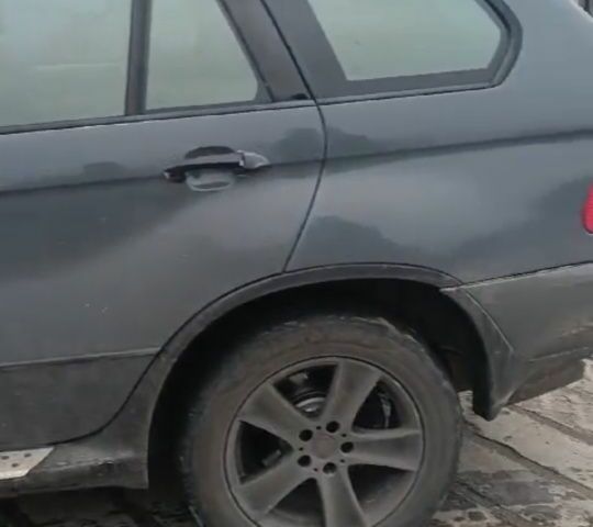 Сірий БМВ Х5, об'ємом двигуна 0 л та пробігом 350 тис. км за 4500 $, фото 1 на Automoto.ua