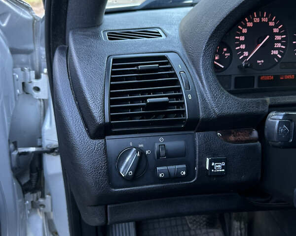 Сірий БМВ Х5, об'ємом двигуна 4.4 л та пробігом 465 тис. км за 6200 $, фото 15 на Automoto.ua