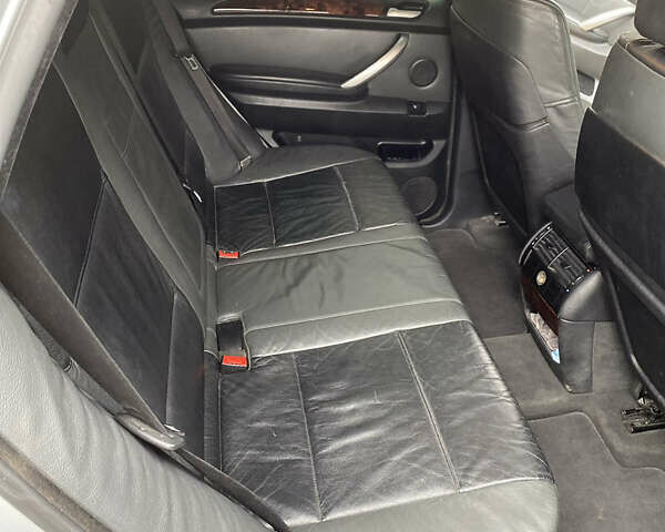 Сірий БМВ Х5, об'ємом двигуна 4.4 л та пробігом 217 тис. км за 8000 $, фото 7 на Automoto.ua