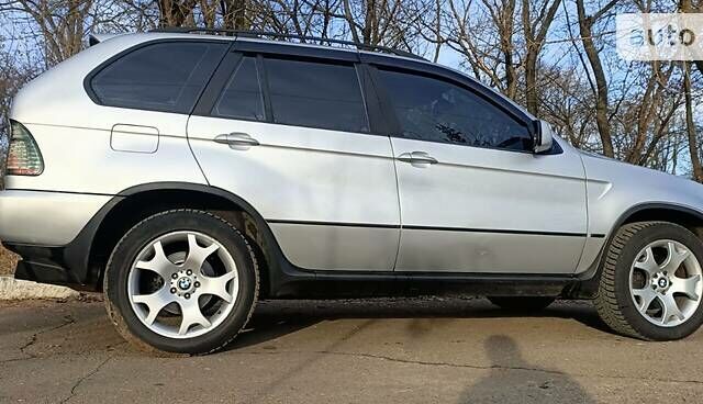 Серый БМВ Х5, объемом двигателя 3 л и пробегом 380 тыс. км за 10600 $, фото 8 на Automoto.ua