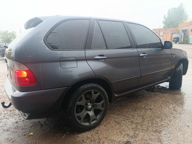 Серый БМВ Х5, объемом двигателя 3 л и пробегом 300 тыс. км за 4700 $, фото 3 на Automoto.ua