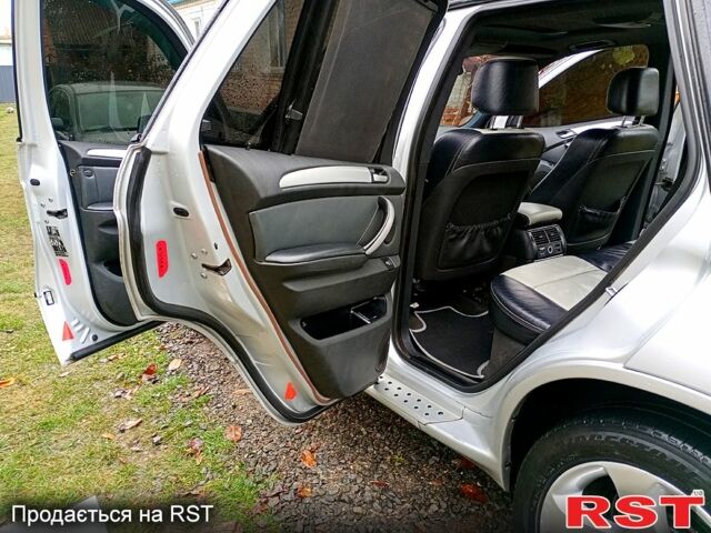 Серый БМВ Х5, объемом двигателя 3 л и пробегом 300 тыс. км за 8000 $, фото 12 на Automoto.ua