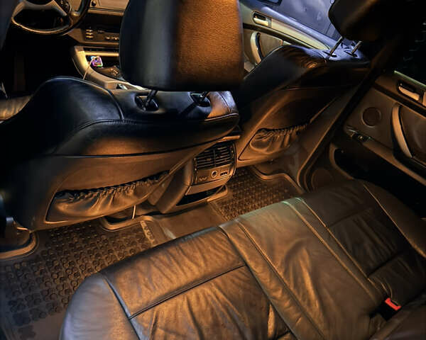 Сірий БМВ Х5, об'ємом двигуна 3 л та пробігом 390 тис. км за 10000 $, фото 6 на Automoto.ua