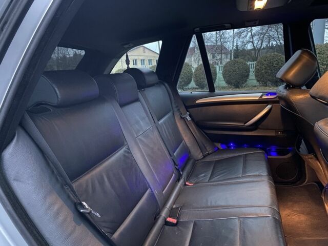 Серый БМВ Х5, объемом двигателя 3 л и пробегом 330 тыс. км за 4799 $, фото 17 на Automoto.ua