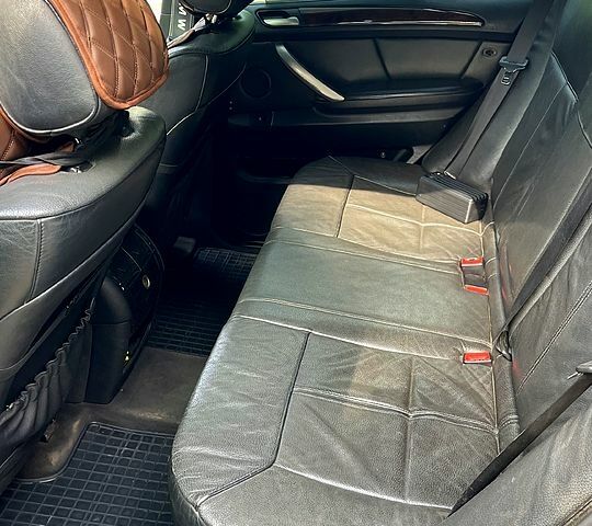 Серый БМВ Х5, объемом двигателя 3 л и пробегом 440 тыс. км за 8100 $, фото 6 на Automoto.ua