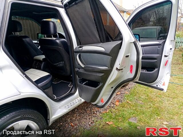 Серый БМВ Х5, объемом двигателя 3 л и пробегом 300 тыс. км за 8000 $, фото 9 на Automoto.ua