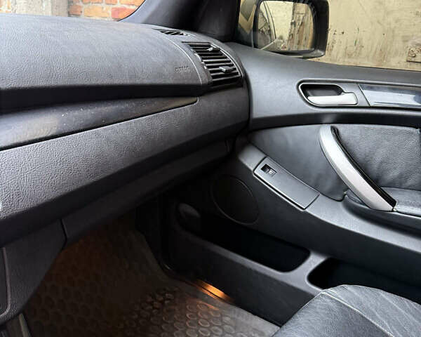 Серый БМВ Х5, объемом двигателя 2.93 л и пробегом 272 тыс. км за 8455 $, фото 11 на Automoto.ua