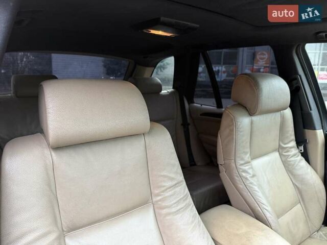 Серый БМВ Х5, объемом двигателя 2.99 л и пробегом 353 тыс. км за 7950 $, фото 26 на Automoto.ua