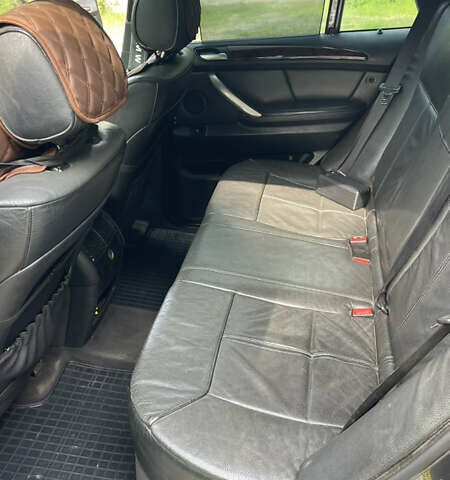 Серый БМВ Х5, объемом двигателя 3 л и пробегом 420 тыс. км за 8300 $, фото 6 на Automoto.ua