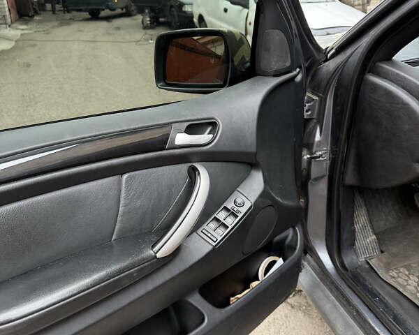 Серый БМВ Х5, объемом двигателя 2.93 л и пробегом 272 тыс. км за 8455 $, фото 12 на Automoto.ua