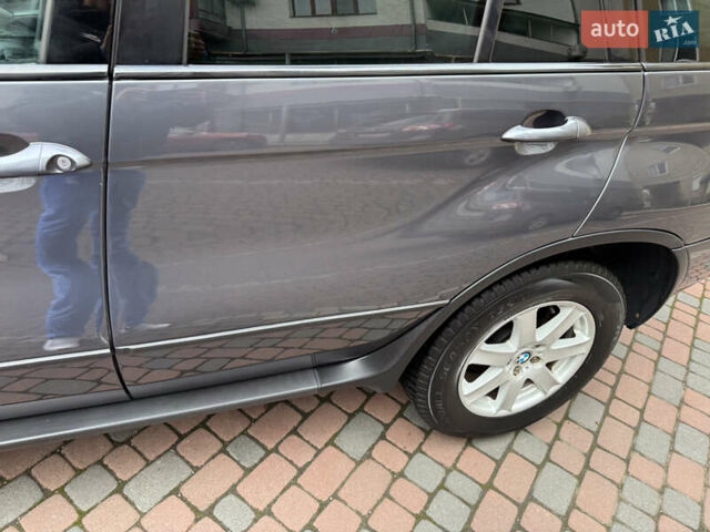 Серый БМВ Х5, объемом двигателя 2.93 л и пробегом 456 тыс. км за 8450 $, фото 78 на Automoto.ua