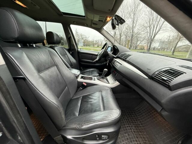 Серый БМВ Х5, объемом двигателя 3 л и пробегом 413 тыс. км за 5500 $, фото 10 на Automoto.ua