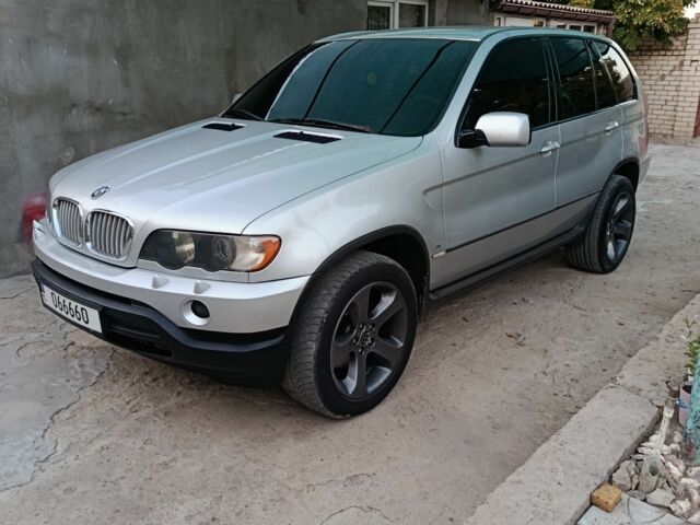 Сірий БМВ Х5, об'ємом двигуна 3 л та пробігом 350 тис. км за 9800 $, фото 4 на Automoto.ua