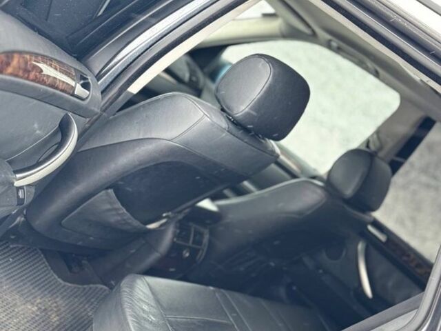 Серый БМВ Х5, объемом двигателя 3 л и пробегом 300 тыс. км за 6000 $, фото 7 на Automoto.ua