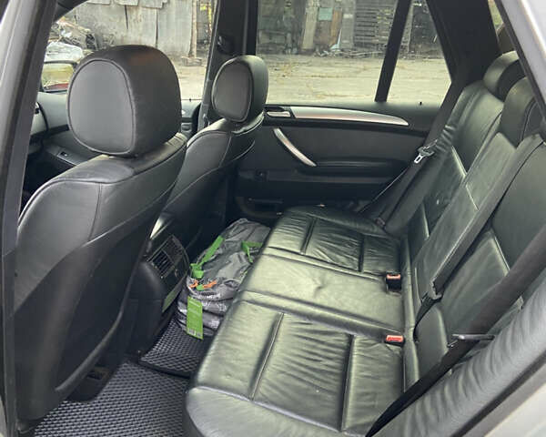 Серый БМВ Х5, объемом двигателя 3 л и пробегом 390 тыс. км за 5500 $, фото 7 на Automoto.ua