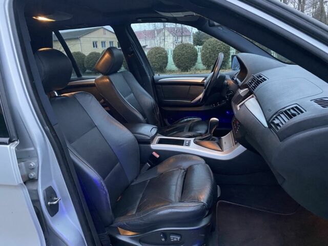 Серый БМВ Х5, объемом двигателя 3 л и пробегом 330 тыс. км за 4799 $, фото 16 на Automoto.ua