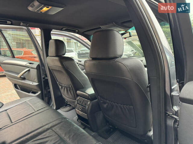 Серый БМВ Х5, объемом двигателя 2.93 л и пробегом 456 тыс. км за 8450 $, фото 158 на Automoto.ua