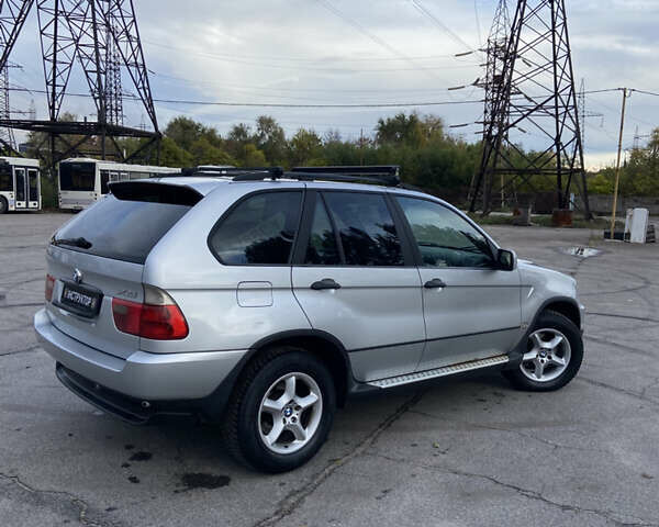 Серый БМВ Х5, объемом двигателя 3 л и пробегом 390 тыс. км за 5500 $, фото 2 на Automoto.ua