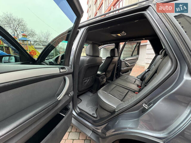 Серый БМВ Х5, объемом двигателя 2.93 л и пробегом 456 тыс. км за 8450 $, фото 149 на Automoto.ua