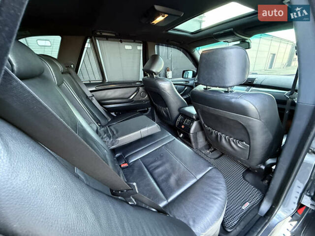 Серый БМВ Х5, объемом двигателя 2.93 л и пробегом 370 тыс. км за 11200 $, фото 12 на Automoto.ua