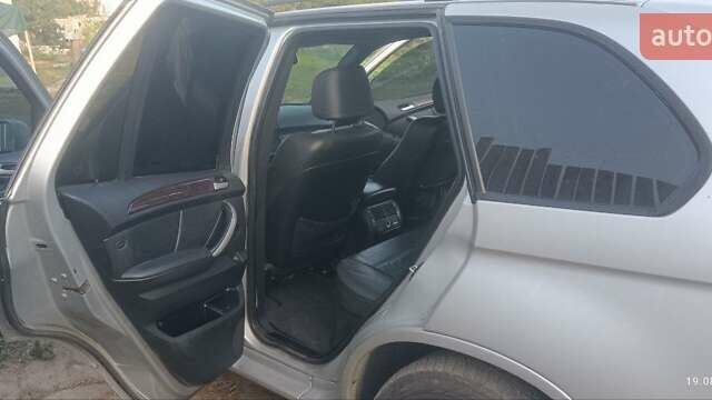 Сірий БМВ Х5, об'ємом двигуна 3 л та пробігом 268 тис. км за 5100 $, фото 1 на Automoto.ua