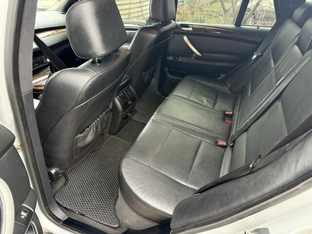 Серый БМВ Х5, объемом двигателя 2.9 л и пробегом 500 тыс. км за 7400 $, фото 15 на Automoto.ua