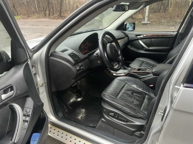 Серый БМВ Х5, объемом двигателя 3 л и пробегом 272 тыс. км за 5700 $, фото 12 на Automoto.ua