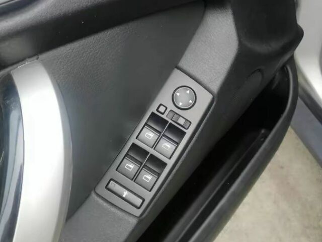 Серый БМВ Х5, объемом двигателя 3 л и пробегом 400 тыс. км за 4700 $, фото 8 на Automoto.ua