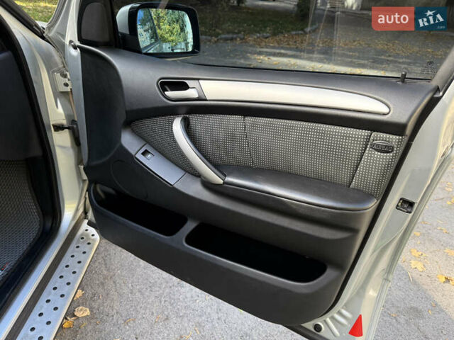 Сірий БМВ Х5, об'ємом двигуна 4.62 л та пробігом 248 тис. км за 11000 $, фото 13 на Automoto.ua