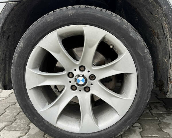 Серый БМВ Х5, объемом двигателя 3 л и пробегом 500 тыс. км за 9200 $, фото 11 на Automoto.ua