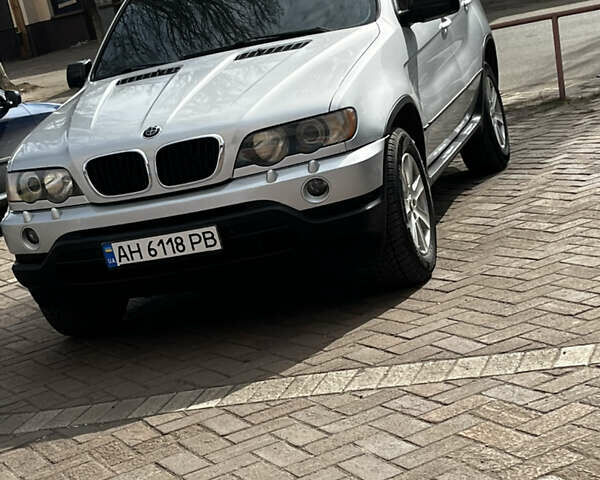 Сірий БМВ Х5, об'ємом двигуна 2.93 л та пробігом 333 тис. км за 10000 $, фото 2 на Automoto.ua