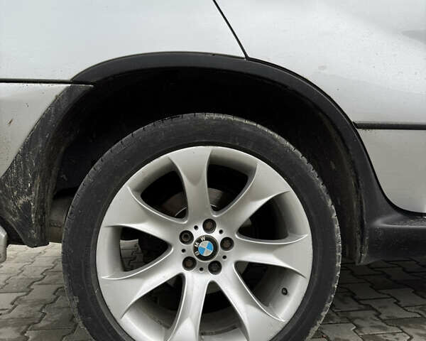 Серый БМВ Х5, объемом двигателя 3 л и пробегом 500 тыс. км за 9200 $, фото 13 на Automoto.ua