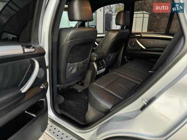 Сірий БМВ Х5, об'ємом двигуна 3 л та пробігом 350 тис. км за 9300 $, фото 46 на Automoto.ua