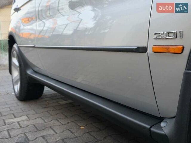 Серый БМВ Х5, объемом двигателя 3 л и пробегом 295 тыс. км за 7999 $, фото 50 на Automoto.ua