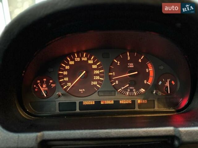 Сірий БМВ Х5, об'ємом двигуна 3 л та пробігом 350 тис. км за 9300 $, фото 29 на Automoto.ua