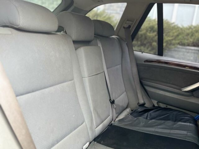 Серый БМВ Х5, объемом двигателя 3 л и пробегом 200 тыс. км за 3400 $, фото 11 на Automoto.ua