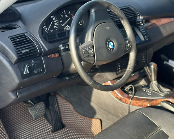 Серый БМВ Х5, объемом двигателя 2.93 л и пробегом 280 тыс. км за 10500 $, фото 14 на Automoto.ua