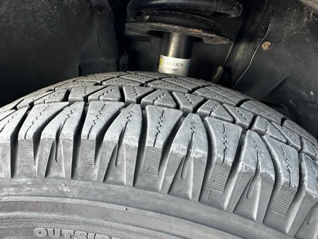 Сірий БМВ Х5, об'ємом двигуна 3 л та пробігом 390 тис. км за 3499 $, фото 5 на Automoto.ua