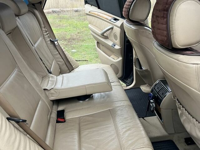 Серый БМВ Х5, объемом двигателя 3 л и пробегом 270 тыс. км за 7300 $, фото 9 на Automoto.ua