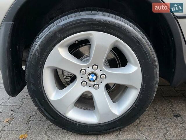 Серый БМВ Х5, объемом двигателя 3 л и пробегом 295 тыс. км за 7999 $, фото 49 на Automoto.ua