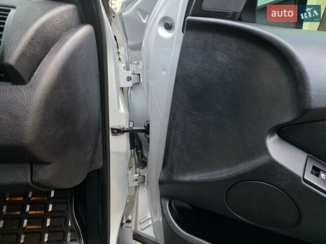 Серый БМВ Х5, объемом двигателя 3 л и пробегом 295 тыс. км за 7999 $, фото 86 на Automoto.ua