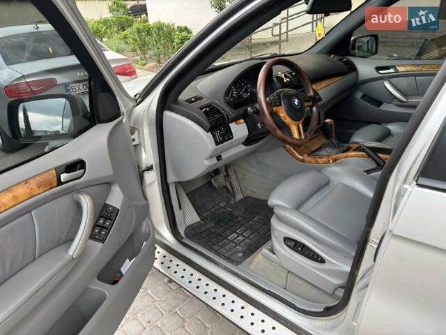 Серый БМВ Х5, объемом двигателя 3 л и пробегом 320 тыс. км за 7750 $, фото 7 на Automoto.ua