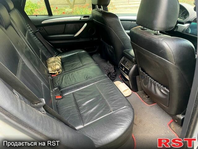 Серый БМВ Х5, объемом двигателя 2.9 л и пробегом 300 тыс. км за 8800 $, фото 6 на Automoto.ua