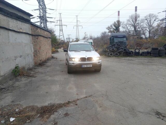 Серый БМВ Х5, объемом двигателя 3 л и пробегом 400 тыс. км за 4200 $, фото 2 на Automoto.ua