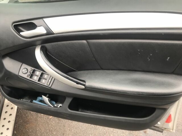 Серый БМВ Х5, объемом двигателя 3 л и пробегом 225 тыс. км за 3700 $, фото 3 на Automoto.ua