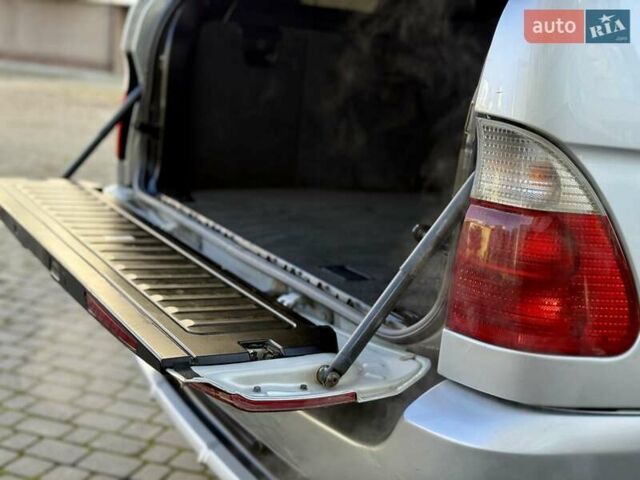 Серый БМВ Х5, объемом двигателя 4.6 л и пробегом 240 тыс. км за 6700 $, фото 74 на Automoto.ua