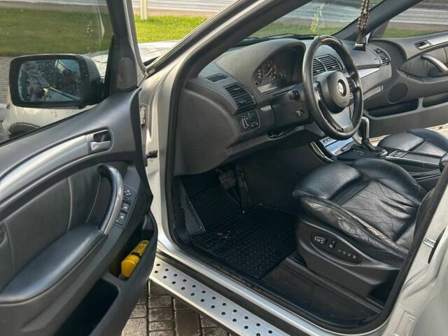 Серый БМВ Х5, объемом двигателя 3 л и пробегом 263 тыс. км за 6000 $, фото 3 на Automoto.ua