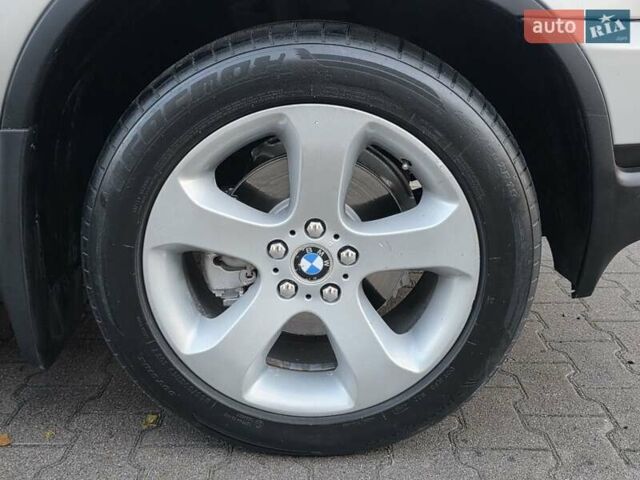 Серый БМВ Х5, объемом двигателя 3 л и пробегом 295 тыс. км за 7999 $, фото 54 на Automoto.ua