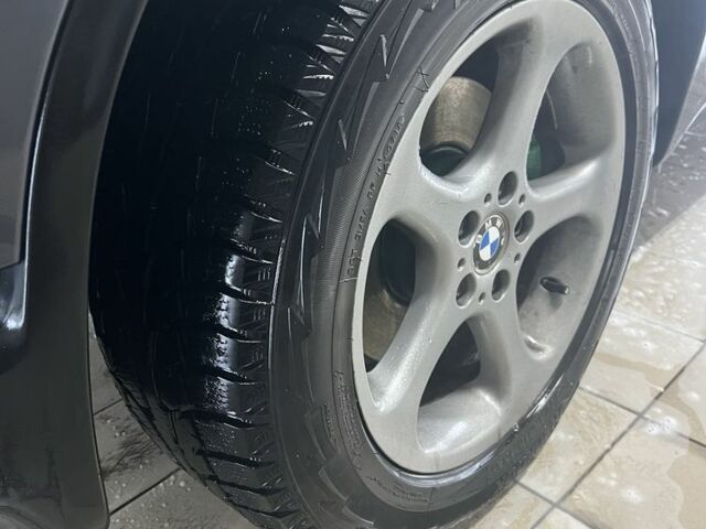 Серый БМВ Х5, объемом двигателя 3 л и пробегом 270 тыс. км за 10500 $, фото 5 на Automoto.ua